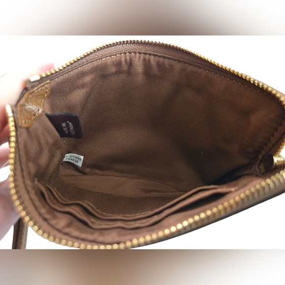 Coach Saddle Corner Zip Wristlet Style F54626 - Picture 6 of 6